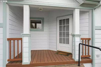 141 Village Dr, Cottage Grove, OR 97424 - Photo 4