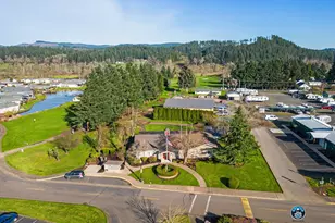 141 Village Dr, Cottage Grove, OR 97424 - Photo 44