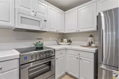 6550 NW Wenmarie Dr, Portland, OR 97229 - Photo 8