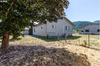 47597 Highway 58, Oakridge, OR 97463 - Photo 40