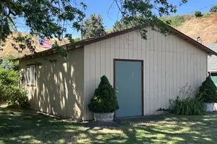219 Catherine Ave, Milton-Freewater, OR 97862 - Photo 4