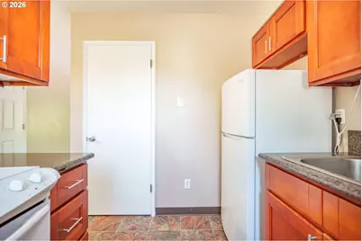 9512 N Oswego Ave, Portland, OR 97203 - Photo 6