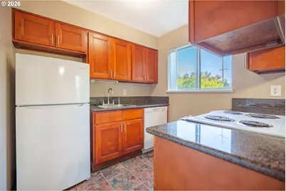 9512 N Oswego Ave, Portland, OR 97203 - Photo 12