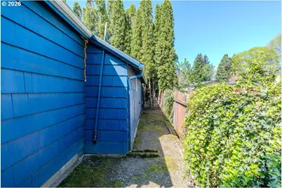 105 NW 13th St, Gresham, OR 97030 - Photo 18