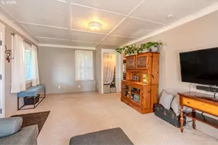 105 NW 13th St, Gresham, OR 97030 - Photo 26
