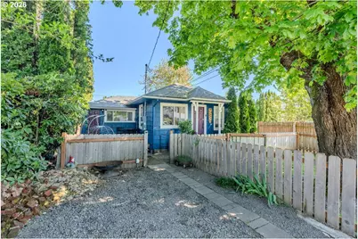 105 NW 13th St, Gresham, OR 97030 - Photo 2