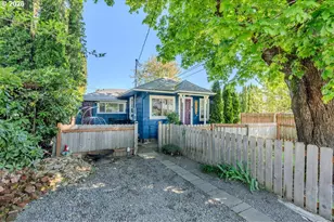 105 NW 13th St, Gresham, OR 97030 - Photo 2