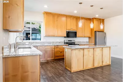1811 NE Alameda Ave, Roseburg, OR 97470 - Photo 20