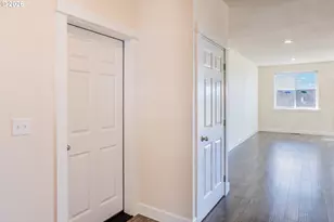 1811 NE Alameda Ave, Roseburg, OR 97470 - Photo 12