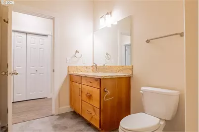1811 NE Alameda Ave, Roseburg, OR 97470 - Photo 40