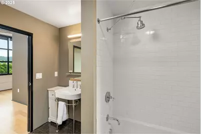 1400 NW Irving St #616, Portland, OR 97209 - Photo 16