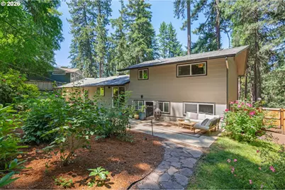 70 Coachman Dr, Eugene, OR 97405 - Photo 32
