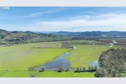 687 Hubbard Creek Rd, Umpqua, OR 97486 - Photo 12