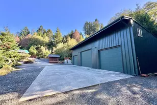 94330 Schreiber Dr, Gold Beach, OR 97444 - Photo 8