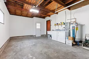 1630 SE 88th Ave, Portland, OR 97216 - Photo 8