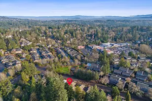 240 Greenridge Dr, Lake Oswego, OR 97035 - Photo 40