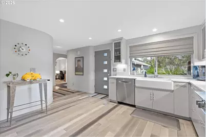 240 Greenridge Dr, Lake Oswego, OR 97035 - Photo 4