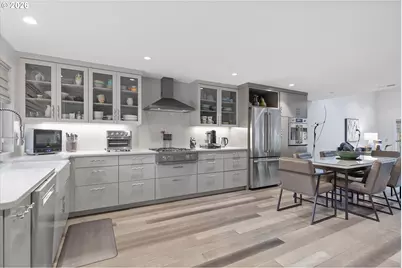 240 Greenridge Dr, Lake Oswego, OR 97035 - Photo 2