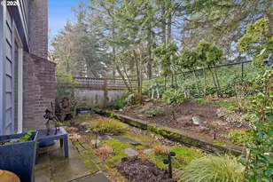 240 Greenridge Dr, Lake Oswego, OR 97035 - Photo 34