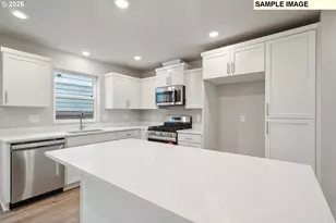 638 Merriott Ln, Woodburn, OR 97071 - Photo 4