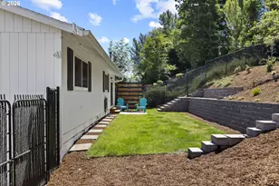 1225 SE Chapman Ave, Troutdale, OR 97060 - Photo 28