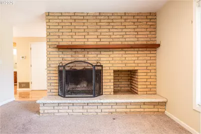 1760 Graham Dr, Eugene, OR 97405 - Photo 8