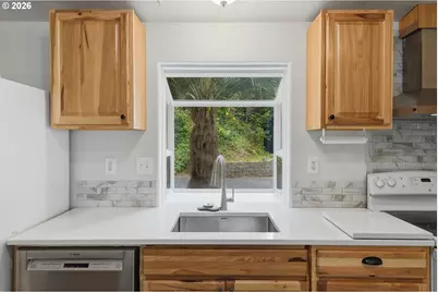 885 Lombard St, North Bend, OR 97459 - Photo 6