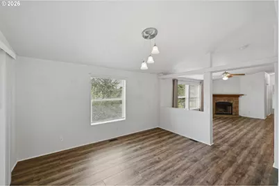885 Lombard St, North Bend, OR 97459 - Photo 4