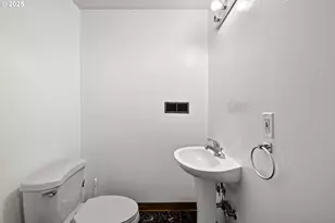 17705 NE Multnomah Dr, Portland, OR 97230 - Photo 32