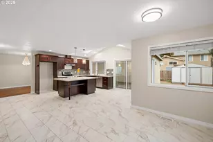 17705 NE Multnomah Dr, Portland, OR 97230 - Photo 12