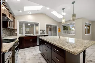 17705 NE Multnomah Dr, Portland, OR 97230 - Photo 16