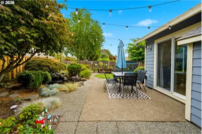 1961 NE Coburn Dr, McMinnville, OR 97128 - Photo 6