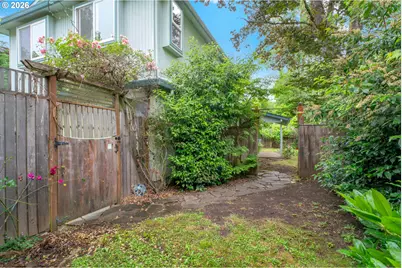 4017 Dillard Rd, Eugene, OR 97405 - Photo 32