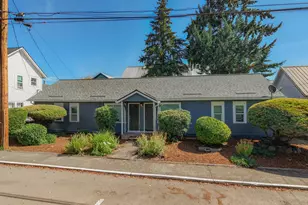 144 S Park St, Carlton, OR 97111 - Photo 1
