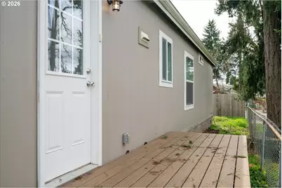 975 N 16th St, Cottage Grove, OR 97424 - Photo 28