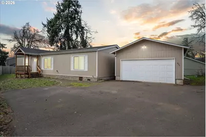 975 N 16th St, Cottage Grove, OR 97424 - Photo 1