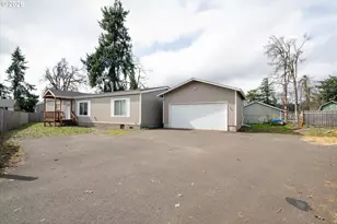 975 N 16th St, Cottage Grove, OR 97424 - Photo 2