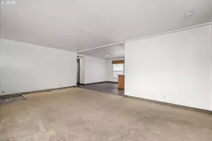 975 N 16th St, Cottage Grove, OR 97424 - Photo 8