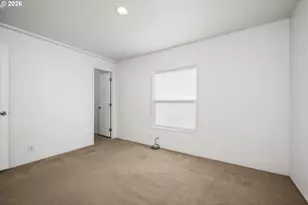 975 N 16th St, Cottage Grove, OR 97424 - Photo 18