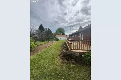 243 SE Harney St, Sheridan, OR 97378 - Photo 28