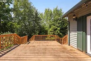 343 NE Hillwood Dr, Hillsboro, OR 97124 - Photo 30