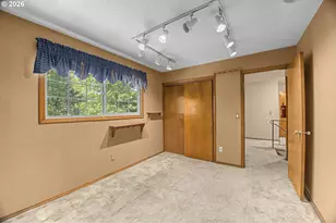 343 NE Hillwood Dr, Hillsboro, OR 97124 - Photo 26