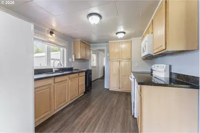 65851 N Bay Rd, North Bend, OR 97459 - Photo 18