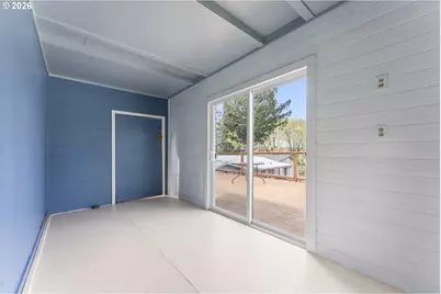 65851 N Bay Rd, North Bend, OR 97459 - Photo 10