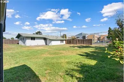 235 W Highland Ave, Hermiston, OR 97838 - Photo 28