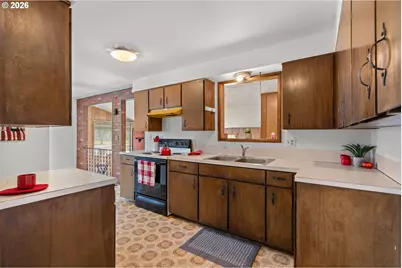235 W Highland Ave, Hermiston, OR 97838 - Photo 8