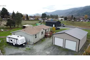 188 Norton Ln, Myrtle Creek, OR 97457 - Photo 2