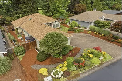 1833 NW Doral St, McMinnville, OR 97128 - Photo 2