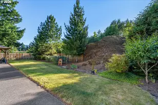 945 NW Angel Heights Rd, Stevenson, WA 98648 - Photo 32