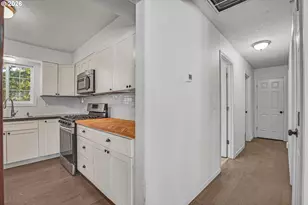 102 NE 156th Ave, Portland, OR 97230 - Photo 18
